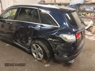 2019 Mercedes-Benz GLC 300 z VIN WDC0G4KB5KV123522, wystawiony jako IAAI lot #40485029 z przebiegiem 48 685 mil mil oraz . Historia ofert i sprzedaży dostępna na DreamBid. Obrazek 6.