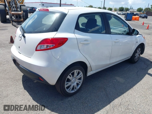2014 Mazda 2 Sport with VIN JM1DE1KZ5E0171550, listed as a IAAI auction lot 41957824 with 70,838 mi miles and . Bid and sale history available at DreamBid. Image 4.