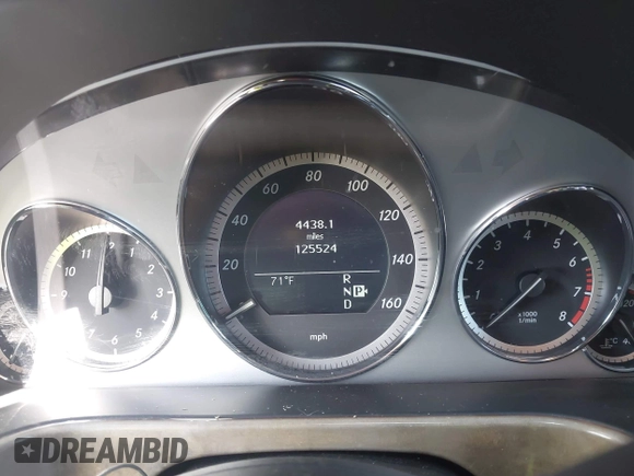 2011 Mercedes-Benz E-Class E 350 Luxury with VIN WDDHF5GB2BA356992, listed as a IAAI auction lot 41928058 with 125,525 mi miles. Bid and sale history available at carsss.com. Image 7.