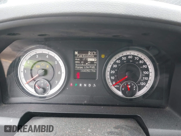 2015 Ram 1500 Express z VIN 1C6RR7FT8FS617657, wystawiony jako IAAI lot #41548188 z przebiegiem 144 050 mil mil oraz . Historia ofert i sprzedaży dostępna na DreamBid. Obrazek 7.