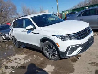 2022 Volkswagen Tiguan S z VIN 3VV0B7AX5NM042667, wystawiony jako IAAI lot #41523101 z przebiegiem 41 724 mil mil oraz . Historia ofert i sprzedaży dostępna na DreamBid. Obrazek 1.