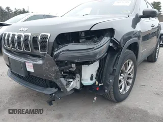 2020 Jeep Cherokee Altitude with VIN 1C4PJMLX8LD524764, listed as a IAAI auction lot 41076385 with 25,611 mi miles. Bid and sale history available at carsss.com. Image 6.