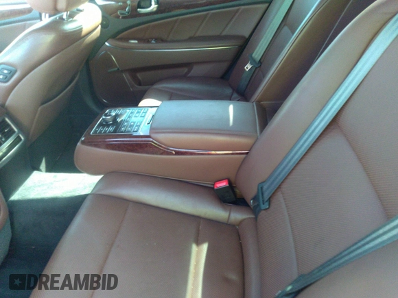 2015 Hyundai Equus Signature z VIN KMHGH4JH3FU094391, wystawiony jako IAAI lot #32794970 z przebiegiem 104 053 mil mil oraz . Historia ofert i sprzedaży dostępna na DreamBid. Obrazek 8.