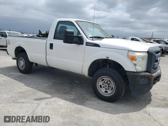 2013 Ford F-250 XL z VIN 1FTBF2B68DEB82396, wystawiony jako Copart lot #52378355 z przebiegiem 91 282 mil mil oraz Czysty tytuł • Clean title. Historia ofert i sprzedaży dostępna na DreamBid. Obrazek 4.
