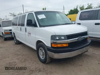 2017 Chevrolet Express Passenger LT with VIN 1GAZGPFG6H1203750, listed as a IAAI auction lot 42782626 with 193,843 mi miles and . Bid and sale history available at DreamBid. Image 1.