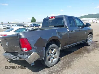 2018 Ram 1500 SLT z VIN 1C6RR7GM3JS230739, wystawiony jako IAAI lot #39968112 z przebiegiem 175 151 mil mil oraz . Historia ofert i sprzedaży dostępna na DreamBid. Obrazek 4.