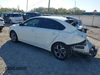 2021 Kia Forte FE with VIN 3KPF24AD3ME268468, listed as a IAAI auction lot 41786616 with 60,041 mi miles. Bid and sale history available at carsss.com. Image 3.