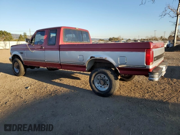 1992 Ford F-250 with VIN 1FTHX26M2NKB70294, listed as a Copart auction lot 42236995 with 223,001 mi miles and Clean Title. Bid and sale history available at carsss.com. Image 2.