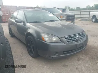2005 Nissan Altima 2.5 S with VIN 1N4AL11D45C236617, listed as a IAAI auction lot 41913464 with 177,676 mi miles. Bid and sale history available at carsss.com. Image 1.