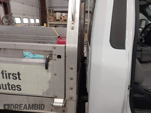 2017 Ford F-250 XL with VIN 1FDBF2A61HEC86568, listed as a IAAI auction lot 41715524 with 78,901 mi miles and . Bid and sale history available at DreamBid. Image 8.