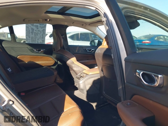 2019 Volvo S60 Inscription with VIN 7JRA22TL9KG001806, listed as a IAAI auction lot 41391582 with 97,189 mi miles. Bid and sale history available at carsss.com. Image 8.