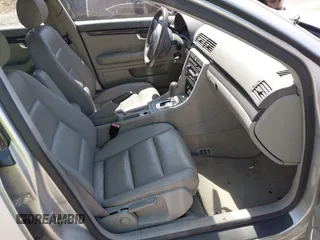 2003 Audi A4 1.8T z VIN WAUJC68E73A236090, wystawiony jako IAAI lot #42139658 z przebiegiem 118 055 mil mil oraz . Historia ofert i sprzedaży dostępna na DreamBid. Obrazek 5.