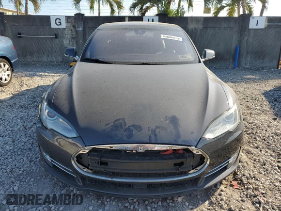 2014 Tesla Model S P85D with VIN 5YJSA1H28EFP66441, listed as a Copart auction lot 43846415 with 93,376 mi miles and Clean Title. Bid and sale history available at DreamBid. Image 5.