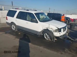 2003 Ford Expedition Special Service with VIN 1FMPU16LX3LB18730, listed as a IAAI auction lot 41291375 with 203,841 mi miles. Bid and sale history available at carsss.com. Image 1.