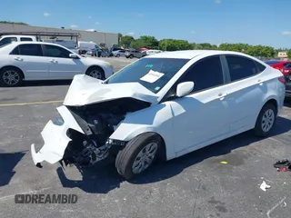 2017 Hyundai Accent SE z VIN KMHCT4AE7HU222363, wystawiony jako IAAI lot #42310268 z przebiegiem 122 940 mil mil oraz . Historia ofert i sprzedaży dostępna na DreamBid. Obrazek 2.