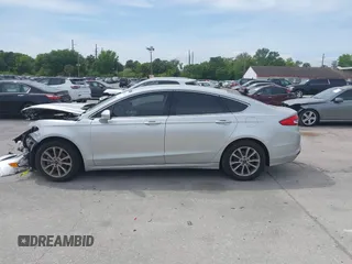 2017 Ford Fusion SE with VIN 3FA6P0HD2HR320936, listed as a IAAI auction lot 41880422 with 70,695 mi miles. Bid and sale history available at carsss.com. Image 14.