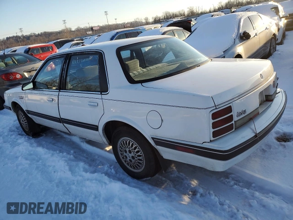 1991 Oldsmobile Cutlass z VIN 1G3AJ54N9M6353764, wystawiony jako Copart lot #87502015 z przebiegiem 170 646 mil mil oraz Szkody całkowita. Historia ofert i sprzedaży dostępna na DreamBid. Obrazek 2.