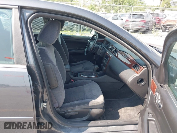 2011 Chevrolet Impala LT Fleet z VIN 2G1WG5EK0B1291824, wystawiony jako IAAI lot #42417061 z przebiegiem 180 586 mil mil oraz . Historia ofert i sprzedaży dostępna na DreamBid. Obrazek 5.