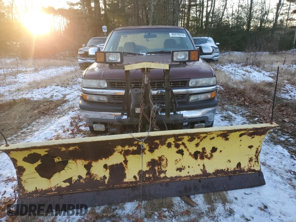 2000 Chevrolet Silverado 1500 with VIN 1GCEK14VXYE402067, listed as a Copart auction lot 85978574 with 185,618 mi miles and Non Repairable. Bid and sale history available at carsss.com. Image 5.