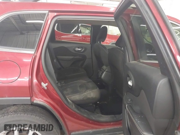 2016 Jeep Cherokee Latitude z VIN 1C4PJMCS7GW104458, wystawiony jako IAAI lot #42112371 z przebiegiem 99 723 mil mil oraz . Historia ofert i sprzedaży dostępna na DreamBid. Obrazek 8.
