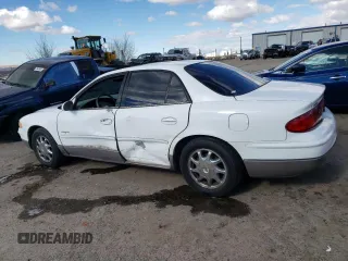 2000 Buick Regal GS with VIN 2G4WF5518Y1321965, listed as a Copart auction lot 40140094 with 201,926 mi miles and Salvage Title. Bid and sale history available at carsss.com. Image 2.