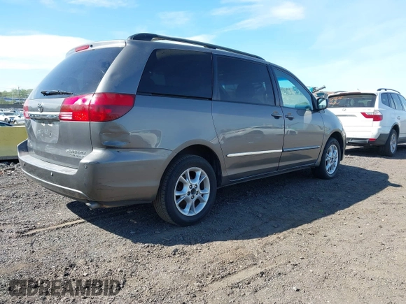 2005 Toyota Sienna XLE with VIN 5TDBA22C05S052824, listed as a IAAI auction lot 42158121 with 189,330 mi miles. Bid and sale history available at carsss.com. Image 4.