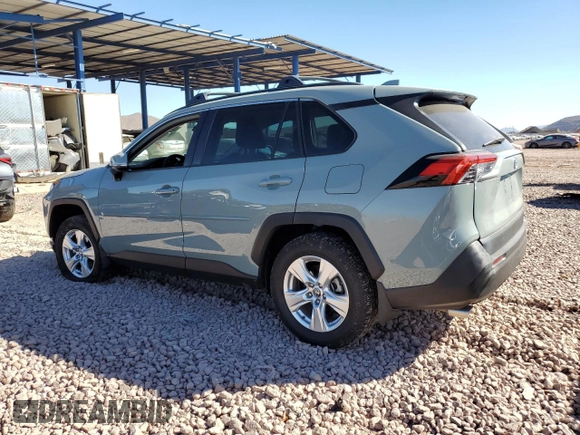 2021 Toyota RAV4 XLE with VIN 2T3W1RFV7MW109538, listed as a Copart auction lot 46489895 with 33,932 mi miles and Salvage Title. Bid and sale history available at carsss.com. Image 2.
