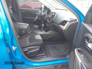 2018 Jeep Cherokee Latitude Tech Connect с VIN 1C4PJLCBXJD595296, выставлен на аукционе IAAI как лот 42186740 с пробегом 100 743 миль миль и . История ставок и продаж доступна на DreamBid. Изображение 5.