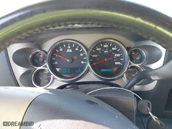 2009 Chevrolet Silverado 1500 LT with VIN 2GCEC29C091117150, listed as a IAAI auction lot 41763081 with 173,604 mi miles. Bid and sale history available at carsss.com. Image 7.