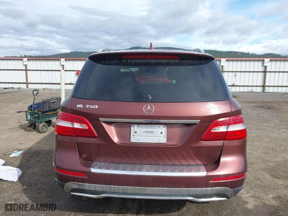2013 Mercedes-Benz M-Class ML 350 with VIN 4JGDA5HB5DA164292, listed as a IAAI auction lot 41903855 with 209,650 mi miles. Bid and sale history available at carsss.com. Image 15.