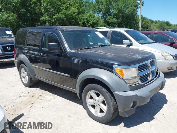 2007 Dodge Nitro SXT z VIN 1D8GT28K57W689694, wystawiony jako IAAI lot #42311713 z przebiegiem 141 344 mil mil oraz . Historia ofert i sprzedaży dostępna na DreamBid. Obrazek 1.