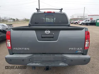2017 Nissan Frontier SV z VIN 1N6DD0EV2HN745516, wystawiony jako IAAI lot #41231291 z przebiegiem 70 326 mil mil oraz . Historia ofert i sprzedaży dostępna na DreamBid. Obrazek 17.