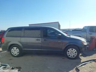 2018 Dodge Grand Caravan SE with VIN 2C4RDGBG3JR348560, listed as a IAAI auction lot 41657312 with 135,007 mi miles. Bid and sale history available at carsss.com. Image 13.