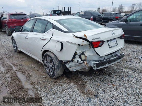2024 Nissan Altima 2.5 S with VIN 1N4BL4BV4RN405882, listed as a IAAI auction lot 41686316 with 1,893 mi miles. Bid and sale history available at carsss.com. Image 3.