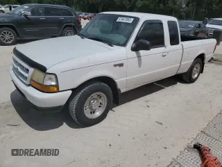 2000 Ford Ranger XL z VIN 1FTYR14V6YPA52465, wystawiony jako Copart lot #61667895 z przebiegiem 141 953 mil mil oraz Czysty tytuł • Clean title. Historia ofert i sprzedaży dostępna na DreamBid. Obrazek 1.