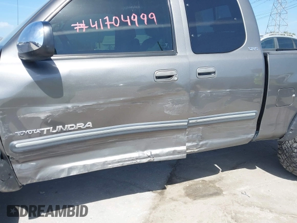 2003 Toyota Tundra SR5 with VIN 5TBBT44183S405902, listed as a IAAI auction lot 41704999 with 220,777 mi miles and . Bid and sale history available at DreamBid. Image 6.