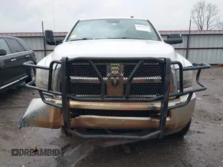 2015 Ram 2500 Tradesman z VIN 3C6TR5H29FG558981, wystawiony jako IAAI lot #41944923 z przebiegiem 262 459 mil mil oraz . Historia ofert i sprzedaży dostępna na DreamBid. Obrazek 12.