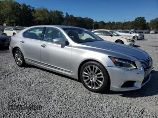 2014 Lexus LS 460 L z VIN JTHGL5EF2E5052609, wystawiony jako Copart lot #76527424 z przebiegiem 104 932 mil mil oraz Szkoda całkowita • Salvage title. Historia ofert i sprzedaży dostępna na DreamBid. Obrazek 4.