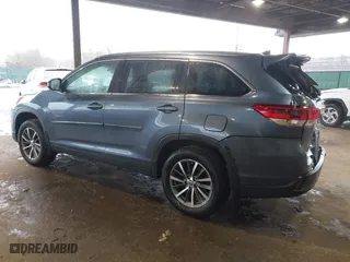 2019 Toyota Highlander SE with VIN 5TDJZRFH4KS747306, listed as a IAAI auction lot 41867414 with 96,247 mi miles. Bid and sale history available at carsss.com. Image 3.