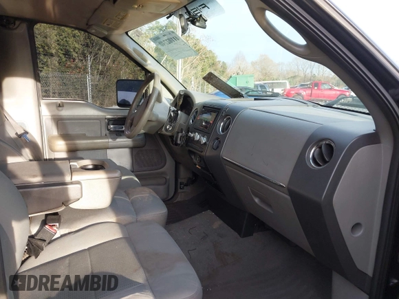 2007 Ford F-150 XL with VIN 1FTRF12W27NA65149, listed as a IAAI auction lot 41102740 with 230,647 mi miles. Bid and sale history available at carsss.com. Image 5.