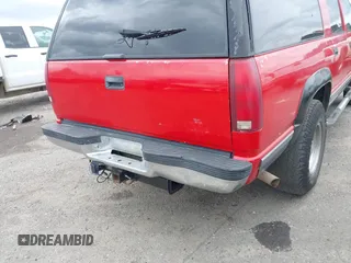 1996 Chevrolet Suburban with VIN 1GNGK26J6TJ327156, listed as a IAAI auction lot 41858544 with 195,532 mi miles. Bid and sale history available at carsss.com. Image 13.