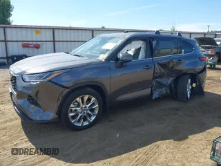 2023 Toyota Highlander Hybrid Limited с VIN 5TDXBRCHXPS122340, выставлен на аукционе IAAI как лот 42620923 с пробегом 6 820 миль миль и . История ставок и продаж доступна на DreamBid. Изображение 2.