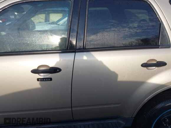 2011 Ford Escape XLT with VIN 1FMCU0D79BKA75629, listed as a IAAI auction lot 41522808 with 189,494 mi miles. Bid and sale history available at carsss.com. Image 14.
