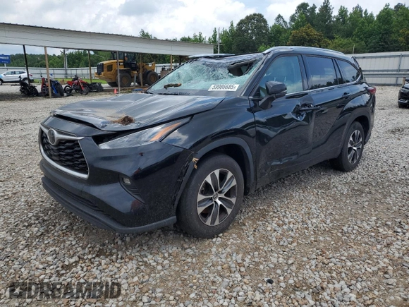 2021 Toyota Highlander XLE with VIN 5TDGZRAH2MS521284, listed as a Copart auction lot 59986685 with 106,610 mi miles and Salvage title. Bid and sale history available at DreamBid. Image 1.