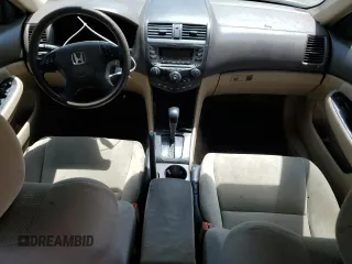 2006 Honda Accord LX SE z VIN 1HGCM56356A035637, wystawiony jako Copart lot #57179665 z przebiegiem Nie podano mil oraz Czysty tytuł • Clean title. Historia ofert i sprzedaży dostępna na DreamBid. Obrazek 8.