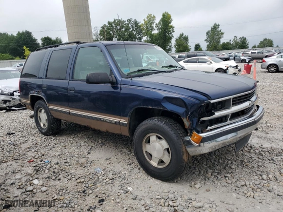 1998 Chevrolet Tahoe with VIN 1GNEK13R2WJ376001, listed as a Copart auction lot 66877074 with 267,012 mi miles and Clean Title. Bid and sale history available at carsss.com. Image 4.