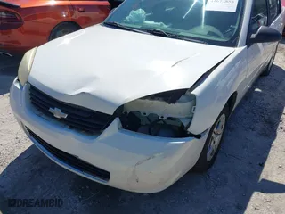 2006 Chevrolet Malibu LS w/1LS with VIN 1G1ZS51F36F172569, listed as a IAAI auction lot 41673855 with 221,864 mi miles. Bid and sale history available at carsss.com. Image 6.
