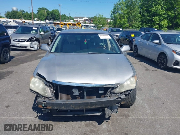 2008 Toyota Avalon XL z VIN 4T1BK36B28U255522, wystawiony jako IAAI lot #42143848 z przebiegiem 240 777 mil mil oraz . Historia ofert i sprzedaży dostępna na DreamBid. Obrazek 13.
