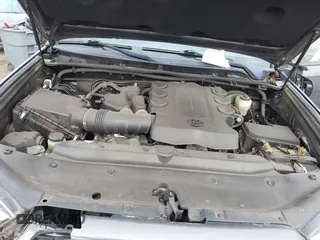 2018 Toyota 4Runner SR5 z VIN JTEZU5JR2J5175663, wystawiony jako IAAI lot #41798215 z przebiegiem 123 000 mil mil oraz . Historia ofert i sprzedaży dostępna na DreamBid. Obrazek 10.