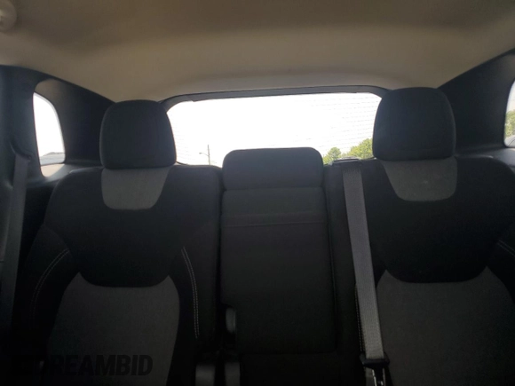 2018 Jeep Cherokee Latitude Tech Connect z VIN 1C4PJLCB7JD596423, wystawiony jako Copart lot #59171415 z przebiegiem 113 034 mil mil oraz Czysty tytuł • Clean title. Historia ofert i sprzedaży dostępna na DreamBid. Obrazek 10.